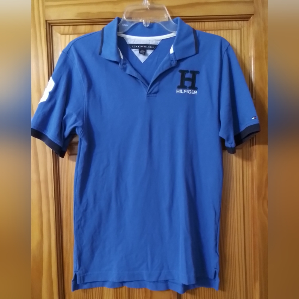 Tommy Hilfiger shirt. - Picture 1 of 4